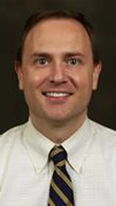 Alex Sommerfeld Headshot
