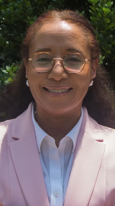Andrea Dabney Headshot