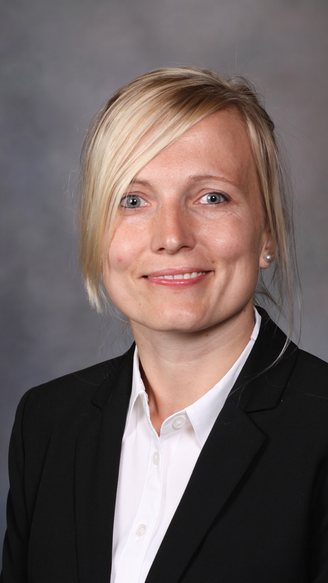Kornelia Galior headshot