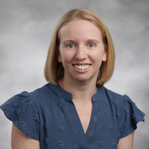 Jennifer Lom headshot