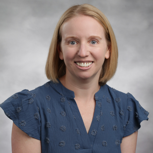 Jennifer Lom headshot