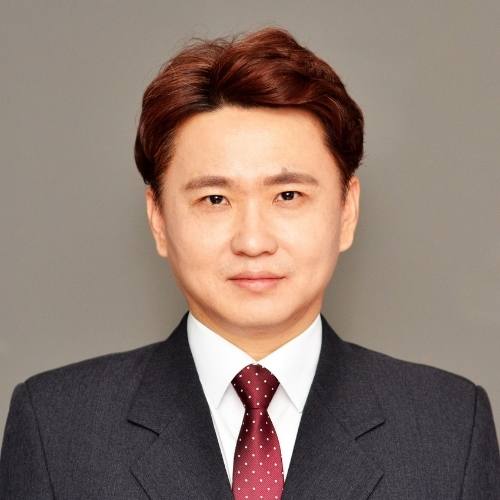 Soo Namgoong headshot