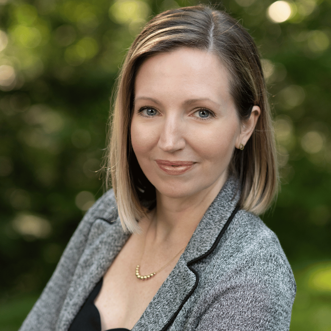 Amanda Gillespie headshot