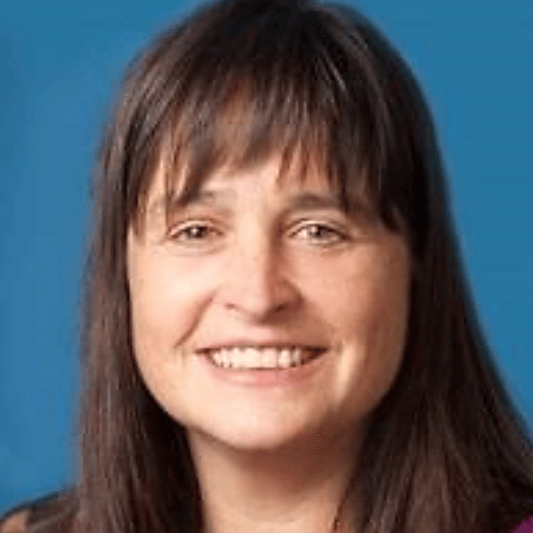 Claudia Morris headshot