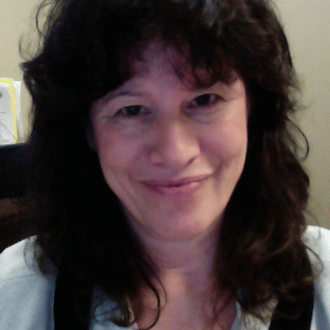 Stella Papa headshot