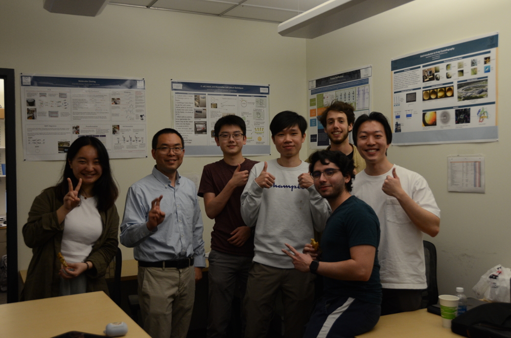 Liang Lab group photo in lab 2023