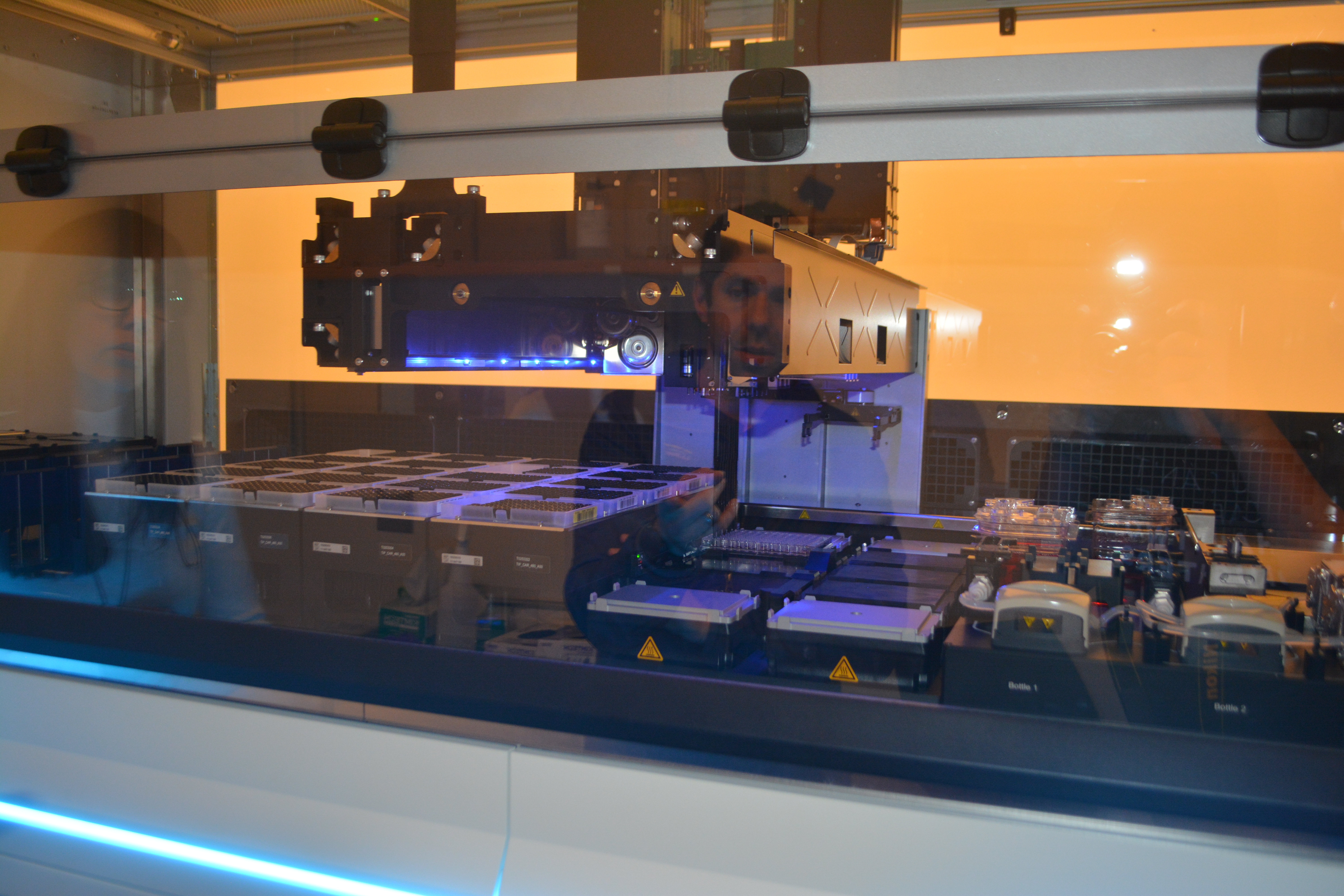 Cellxpress.ai cell culture system in action